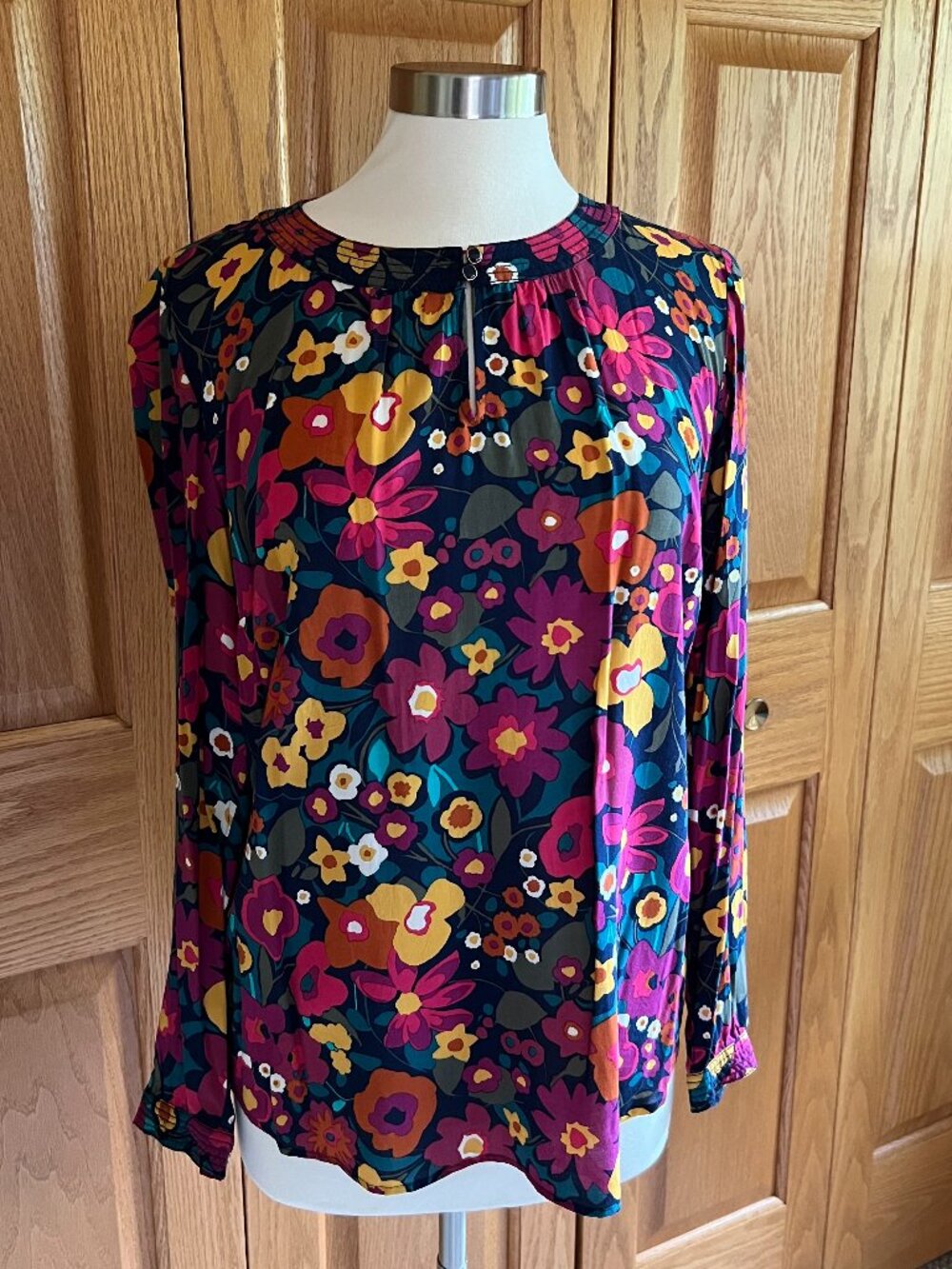 TALBOTS -- Bright Floral Crewneck Popover -- Excellent Condition